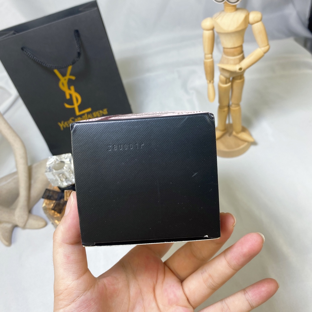 Saint Laurent perfume